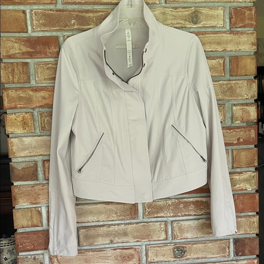 Lululemon Women’s Beige Crop Jacket